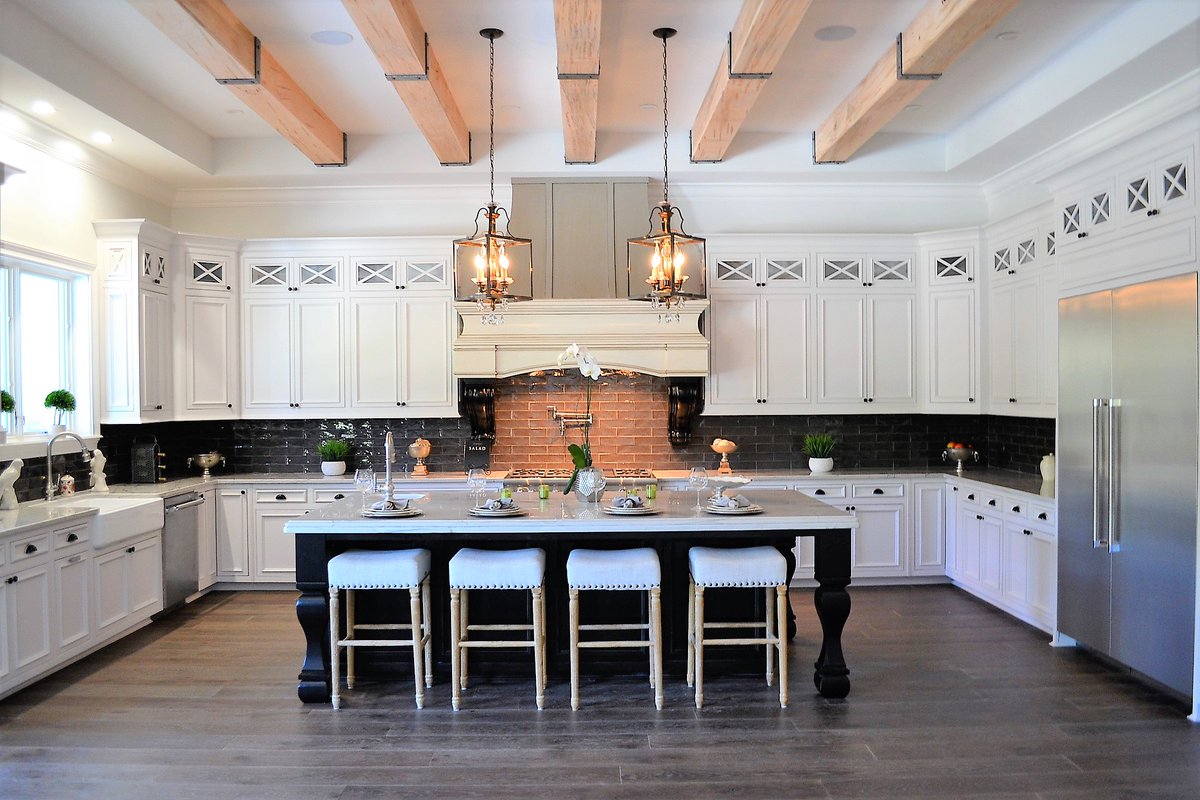 BuildwithABG's tweet photo. At ABG we strive to build the perfect product, and the Kitchen is not an exceptional! Everything are chosen by our in-house designer Marina https://t.co/rWdnTS1dfP