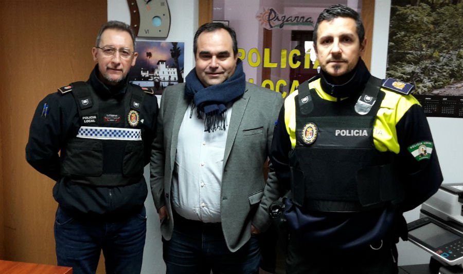 Ayto_Pizarra's tweet photo. https://t.co/4UoPMny0dt Nuevos chalecos antibalas para la  Policía Local. La inversión es de 6.000 €. https://t.co/A7NkUM8WtT