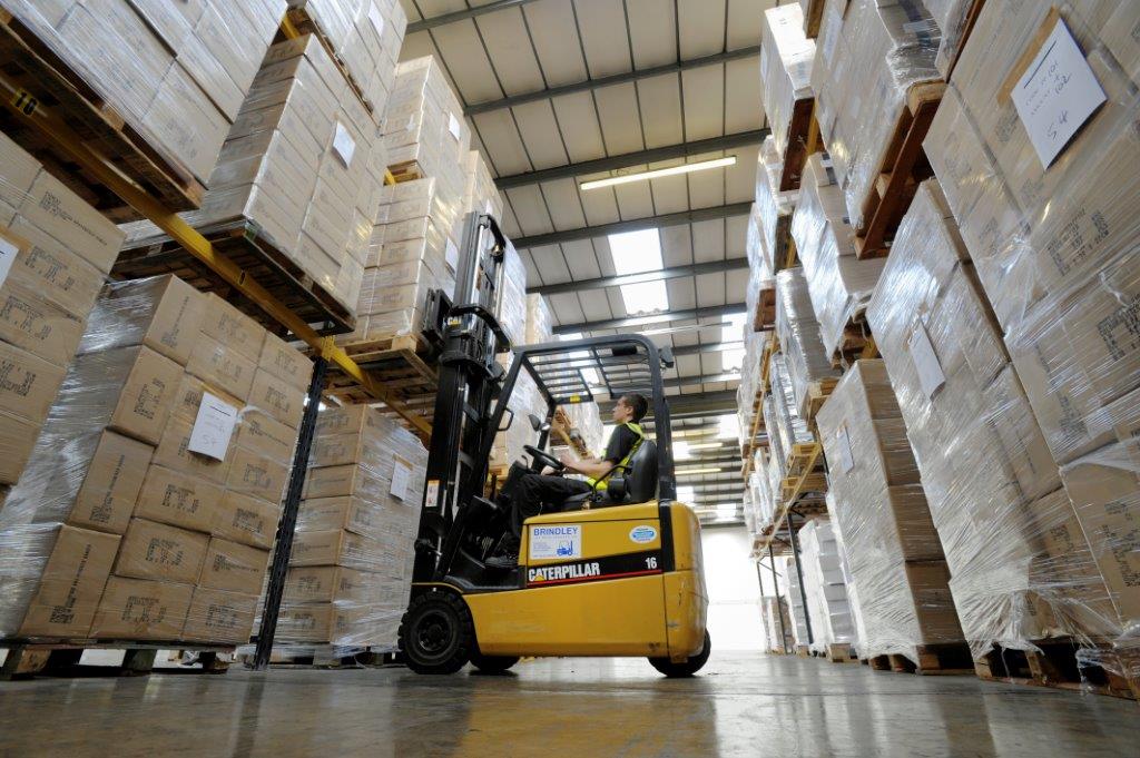 translink_uk's tweet photo. Are you interested in our storage and warehousing facility? Why not email our sales team - sales@translinkexpress.co.uk ☺#Storage https://t.co/BGbo5QGfPW