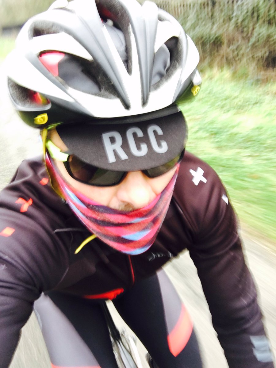 warrend40's tweet photo. Lunchtime hill reps. Loving the pain 👍🏻 @cxhandbook @BandofClimbers @RaphaCycleClub #triadlife https://t.co/8xgkJeXQcr