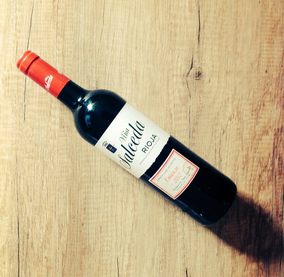 Taberna4Patas's tweet photo. Vaya tipazo...pues sabe mejor... #vino #Rioja #AlaCarta #Pateando #SabemosLoQueNosGusta @vinasalceda Menos para el #estreno #T4Patas #Madrid https://t.co/1p4LCMUrFG
