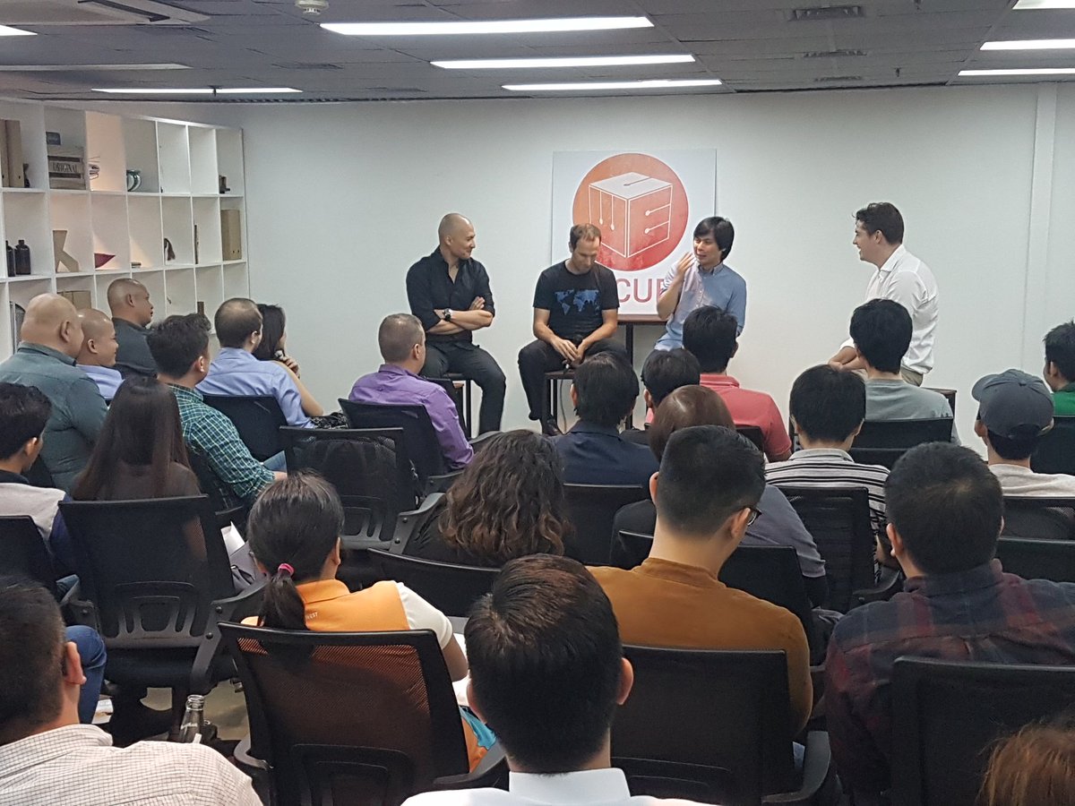 MiguelCuneta's tweet image. Industry leaders @Satoshi_Citadel , @coinsph , and @aligncommerce on this panel at @wecubeph &apos;s #blockchain event. Great way to start 2017!