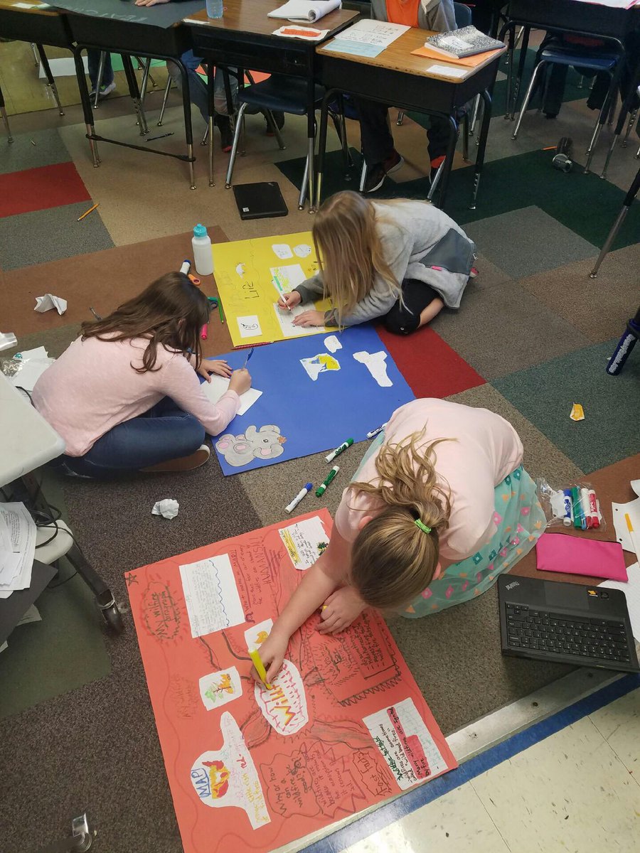 WesternUnionES's tweet image. 4th Grade working on non-fiction features. #learningbycreating #BeTheBest #wuesfamily