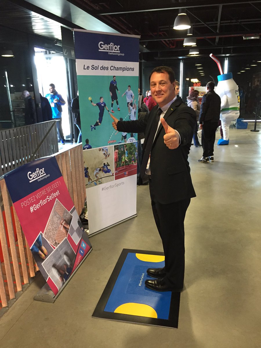 QuennessenLouis's tweet image. Le président de la ligue de Normandie de handball en visite à l&apos;animation @GerflorGroup #GerflorSelfeet #phenomenalhandball #Rouen
