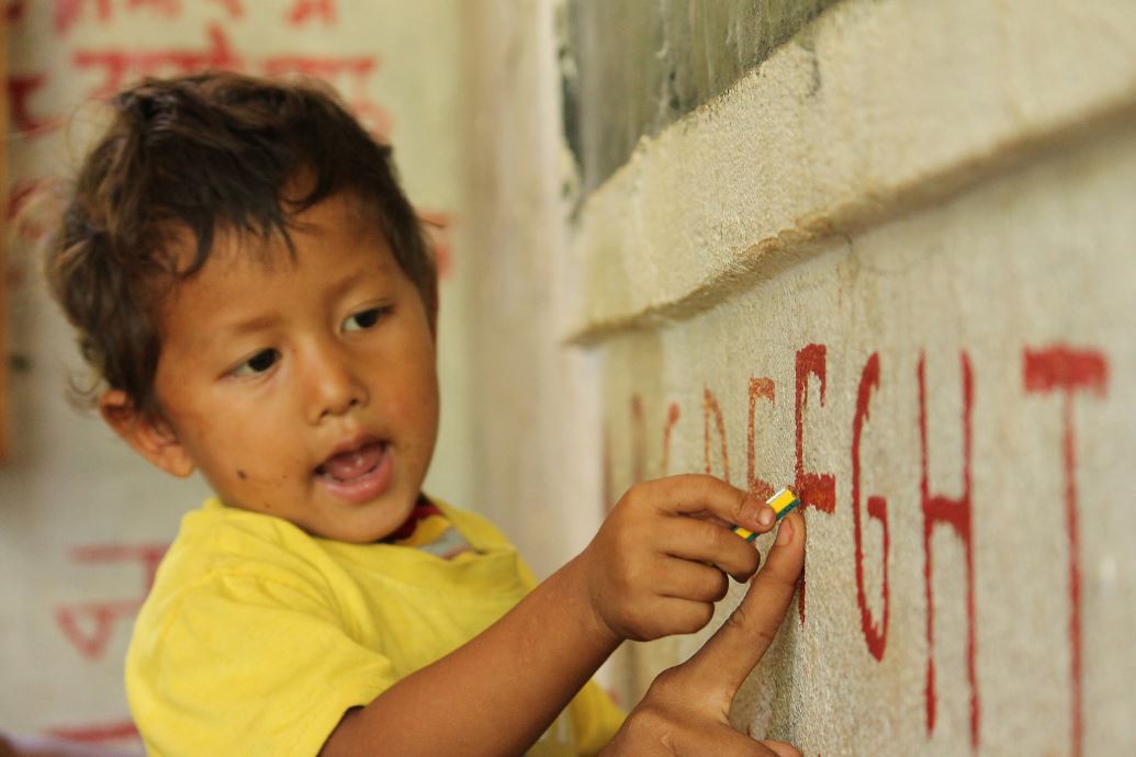 JimYongKimWBG's tweet photo. Investing in early childhood development may make the biggest difference to a country’s future competitiveness. #ECD #First1000days #wef17 https://t.co/KxiTYRdxCu