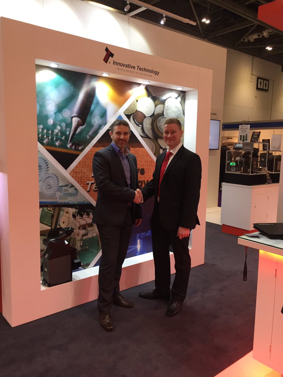 maggielectronic's tweet photo. The #ateam with @ADB_ITL  &amp; @maggielectronic @EAGExpo  @ExCeLLondon #newonepoundcoin #currencychanges #royalmint #march2017 https://t.co/Cf4PKxrjTj