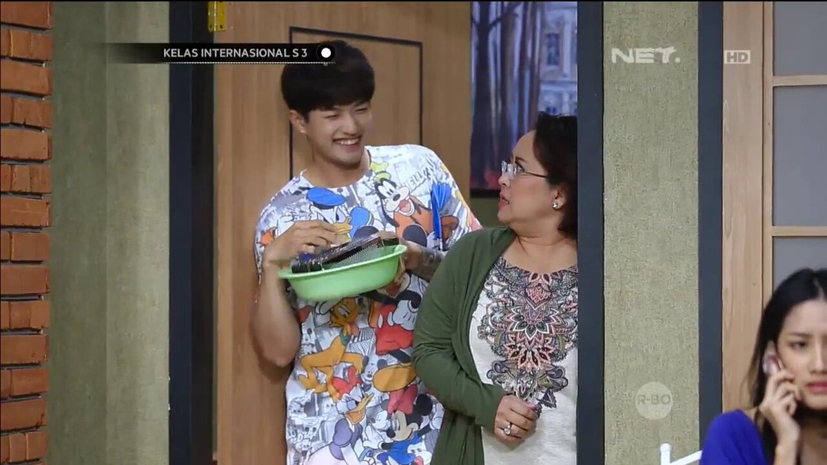 trisnigantara's tweet photo. Lee marut kelapa nya ga bener πππ @Kelas_NET #LeeAtKelasNET https://t.co/zV2r0cLoMv