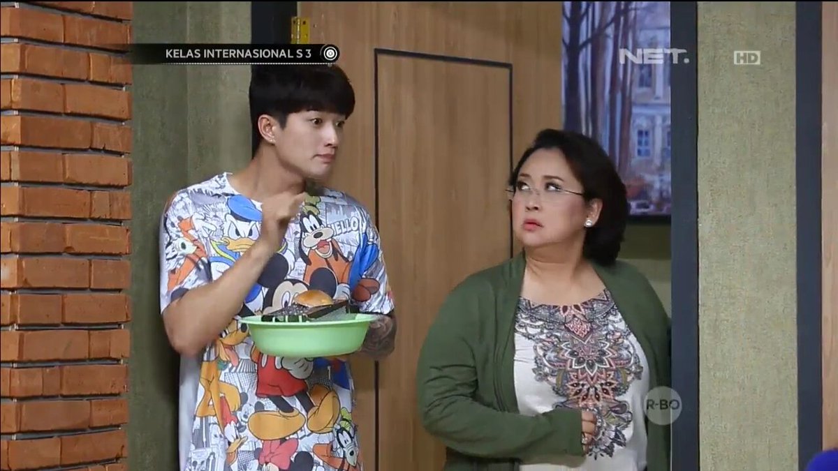 trisnigantara's tweet photo. Lee marut kelapa nya ga bener πππ @Kelas_NET #LeeAtKelasNET https://t.co/zV2r0cLoMv