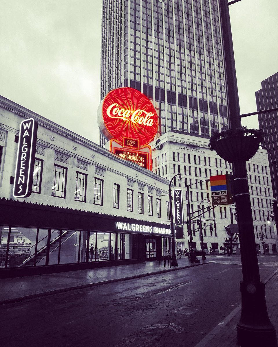 scooterbeth's tweet photo. @CocaCola @CocaColaCo yeeeessss! open happiness! #make2daycount #atlanta #weloveatl https://t.co/krPkaFsoJC