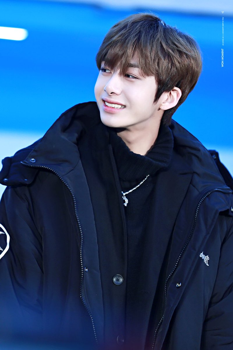WONMOMENT_0115's tweet photo. 170118 VAPP
#몬스타엑스 #HYUNGWON #형원 
#GUILTY #더클랜 #길티 
@OfficialMonstaX

세 젤 귀 👀💛🙈☺️❤️😊 https://t.co/ha3J5DwjXv