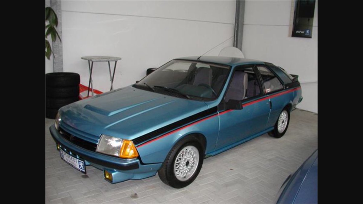 rocous's tweet photo. Vends Fuego AM 1993. Peu servie, volant délicat mais souple à la conduite. 2 500€ ferme. Me contacter à la Kfet chez Agnès.#webedia https://t.co/7j5JzvxY3e