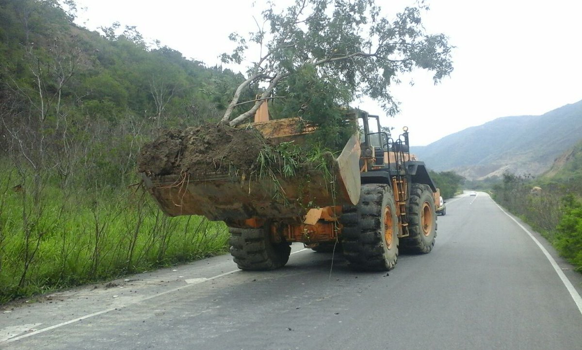 caisetachira's tweet photo. Limpieza San Cristóbal - La fria @MppttopTachira https://t.co/v1PDOhqaQG