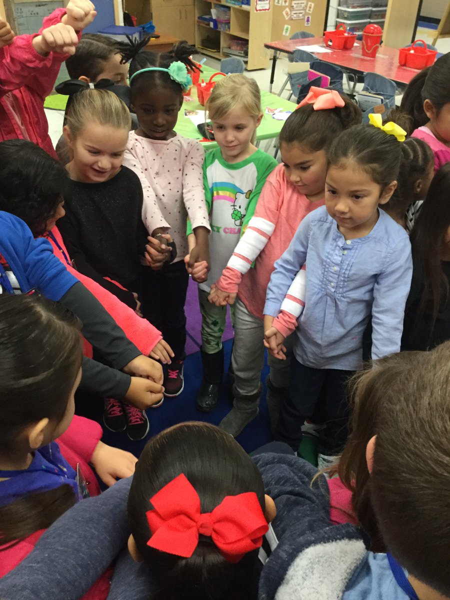 cyngal18's tweet photo. Co- teaching about MLK JR. we are all the same inside and out. Working towards his dream! #bcolestrong @mrsleticiaberry https://t.co/XYQIdXkzW4