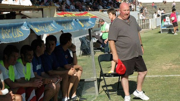 FootySuperTips's tweet photo. A Scottish businessman has paid Spanish club Deportivo Tudelano £150k to become their new boss!

He'll get a refund if they win promotion! 😂 https://t.co/EKTvvCfnUm