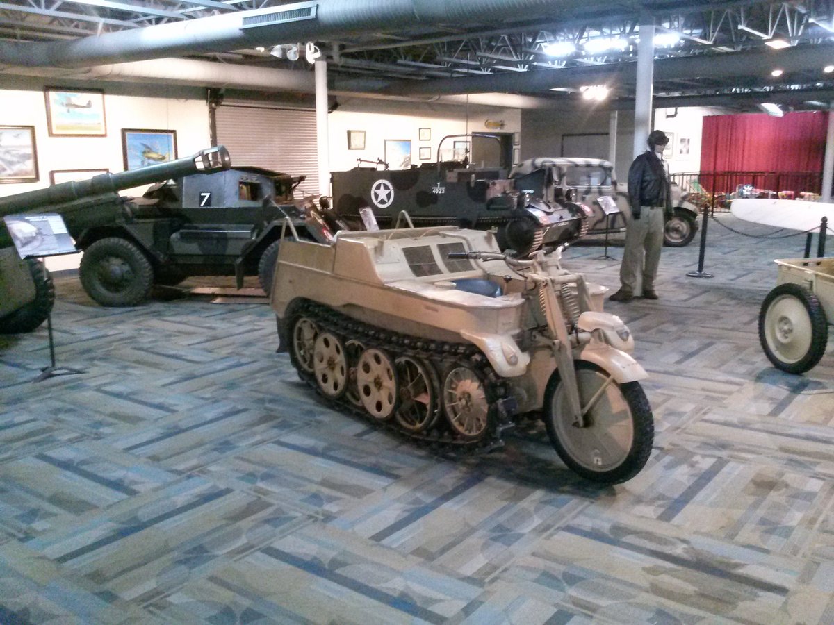 bookwormindeed's tweet photo. Scooter goals... https://t.co/V3KUqHW86d