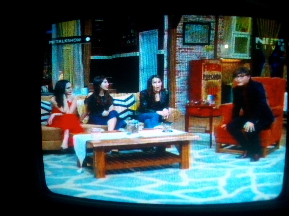 pemulahebat's tweet photo. Maap jgn di ganggu yah.. Soalnya lg sibuk mantengin om @newsuleprikitiw dkk di @Ini_Talkshow hahaha @netmediatama  biar happy... https://t.co/Ney1b9zhSX