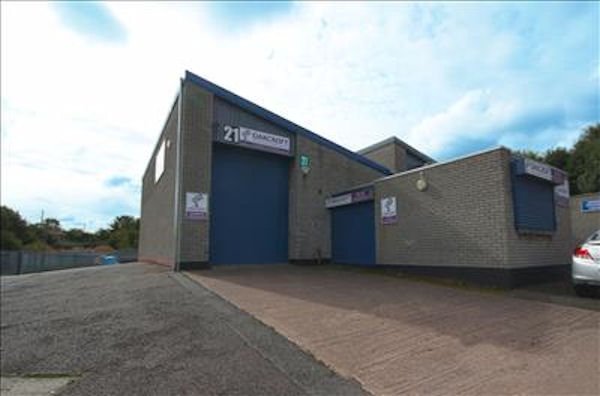 FisherGerman's tweet photo. #ToLet 1,538 sq ft #Wolverhampton #industrial unit on #Wulfrun trading estate 3 miles #M54, guide rent £9,650 pa - https://t.co/2zcMPtcVTQ https://t.co/YMIUC4KJXb