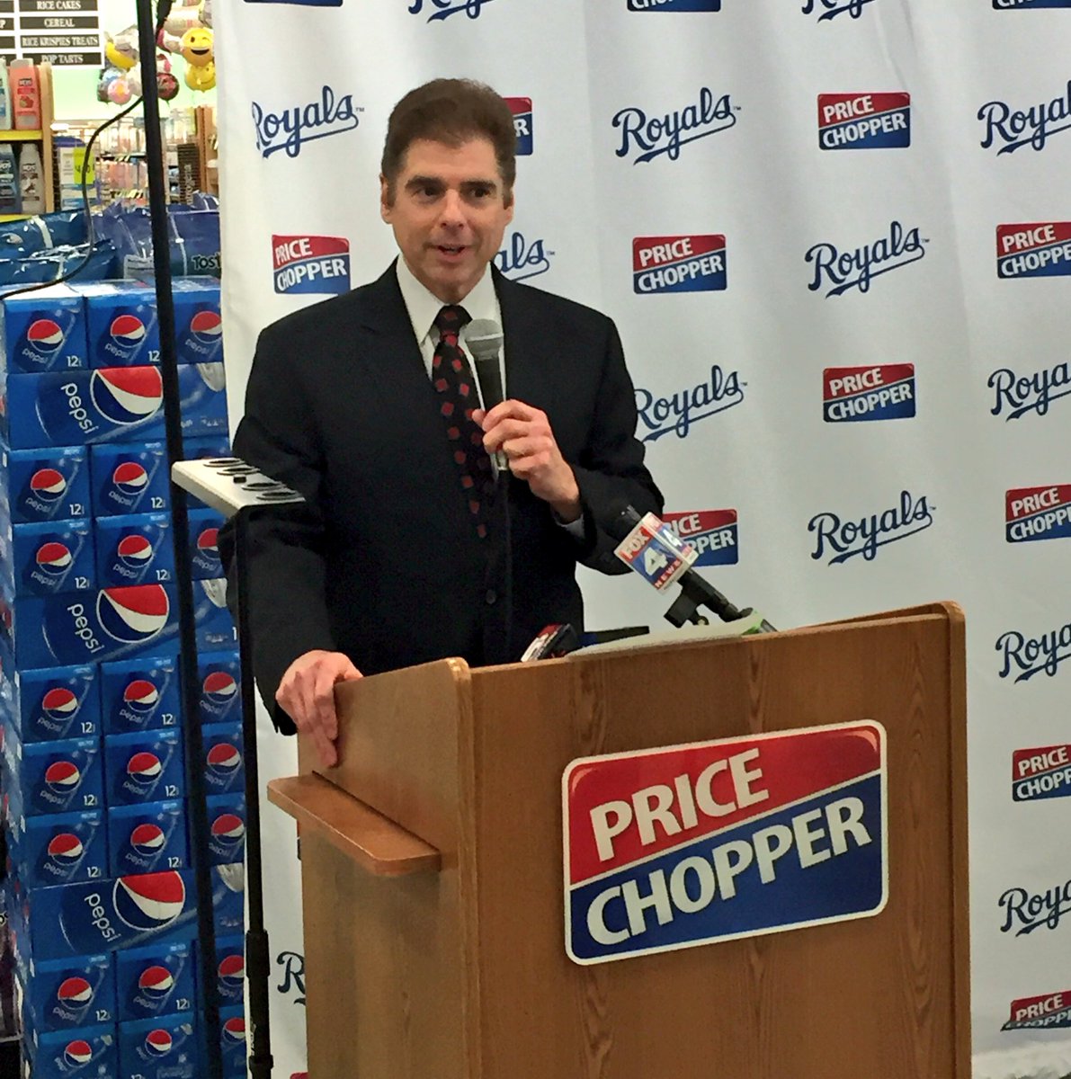 Royals's tweet photo. Fans will now be able to purchase #Royals tickets at all area Price Chopper locations when they go on sale. https://t.co/mcGoOZkioE