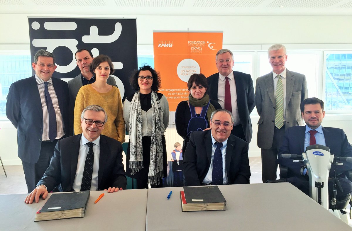[Direct] KPMG &amp; la <a href="/FondationKPMGFr/">Fondation KPMG</a> signent un partenariat national avec la <a href="/FFHandisport/">FFHandisport</a> #missionhandicap <a href="/baliouat/">Bouchra ALIOUAT</a> <a href="/jlintignat/">jlintignat</a> <a href="/Bbazillon/">Bernard Bazillon</a>