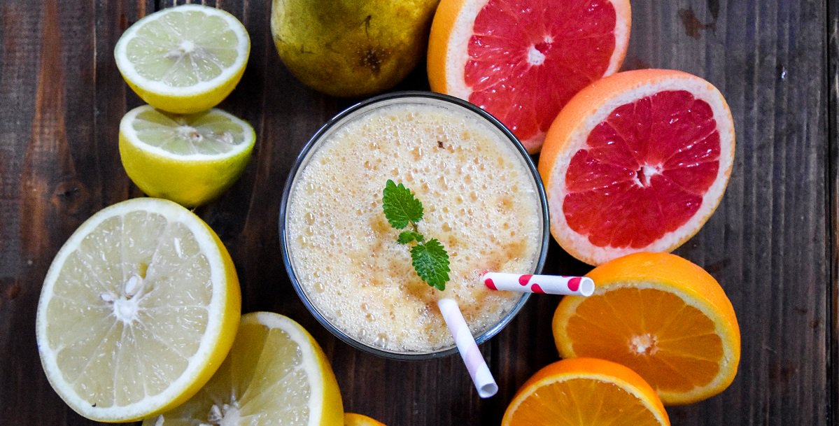 mercator_sl's tweet photo. Ker vitaminov ni nikoli dovolj. Danes @midvakuhava Agrumček. #detox #smoothie https://t.co/ldhcX1VeEJ https://t.co/gb05PZUW8Q
