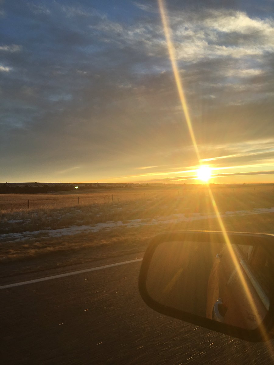 Miranders14's tweet photo. My morning drives to work remind me why I love living out here https://t.co/1kaZIApLxZ