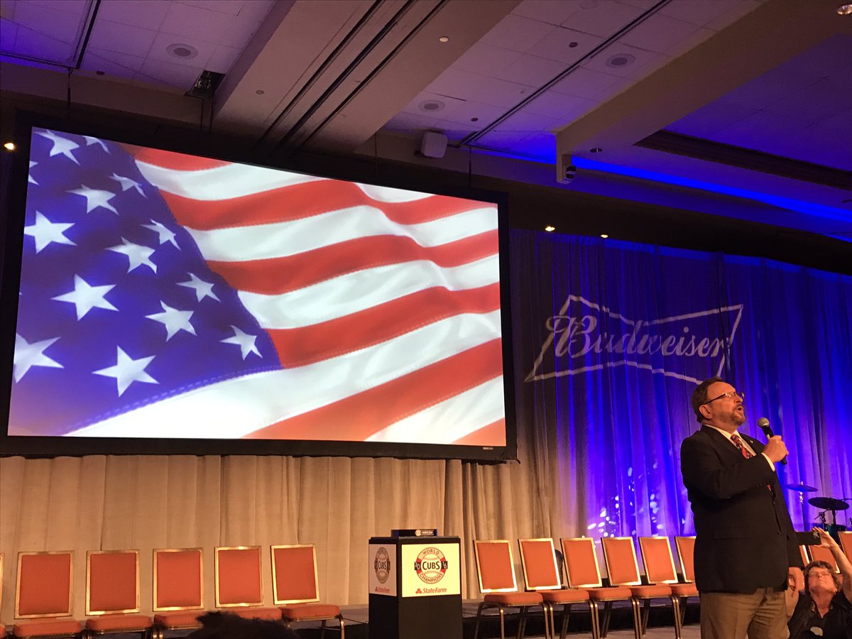 crawlyscubs's tweet photo. Cubs owner Tom Ricketts, master of ceremonies Pat Hughes, Wayne Messmer ! Pictures from Friday night, Opening Ceremony #Cubs #CubsCon2017 https://t.co/yVDYS2Mr4W