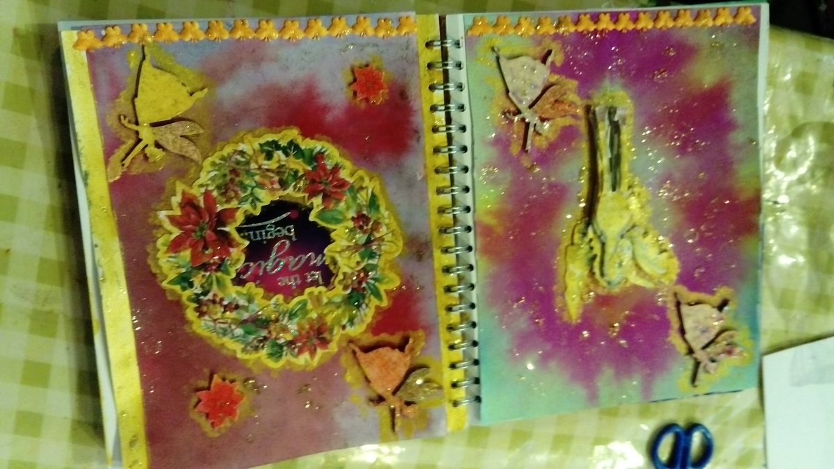 WellbeingHighSt's tweet photo. Therapeutic Art @3rdSpaceCH1 the work never ceases to amaze #communityart https://t.co/7VcGWkZfwt