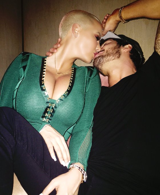 NYC nights with my @iamValC ✨? https://t.co/yR9Mp28VQ9