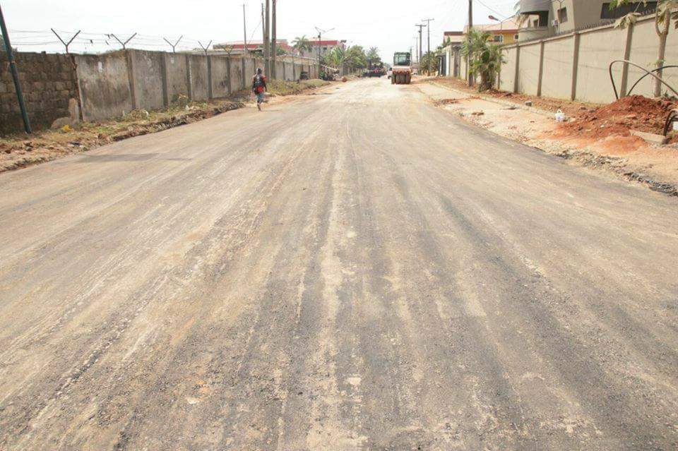 JackObinyan's tweet photo. Benin City: GRA Residents happy with @GovernorObaseki for roads rehabilitation.
#ObasekiAtWork https://t.co/ZGaQHn5Eln