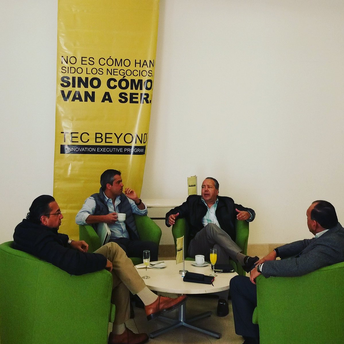 TECcampusLEO's tweet image. Iniciamos el día con Networking en #TecBeyond