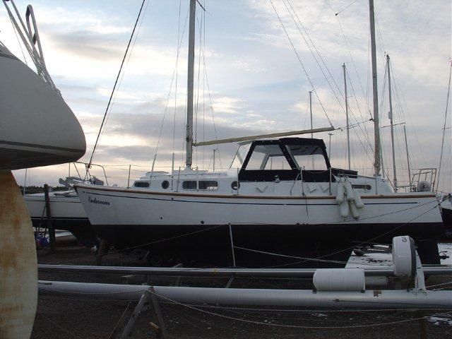 MacWester Pelagian yacht powered by twin inboard diesel engines. Priced keenly at £23,500 caleyboats.co.uk/bilge-keel/523…