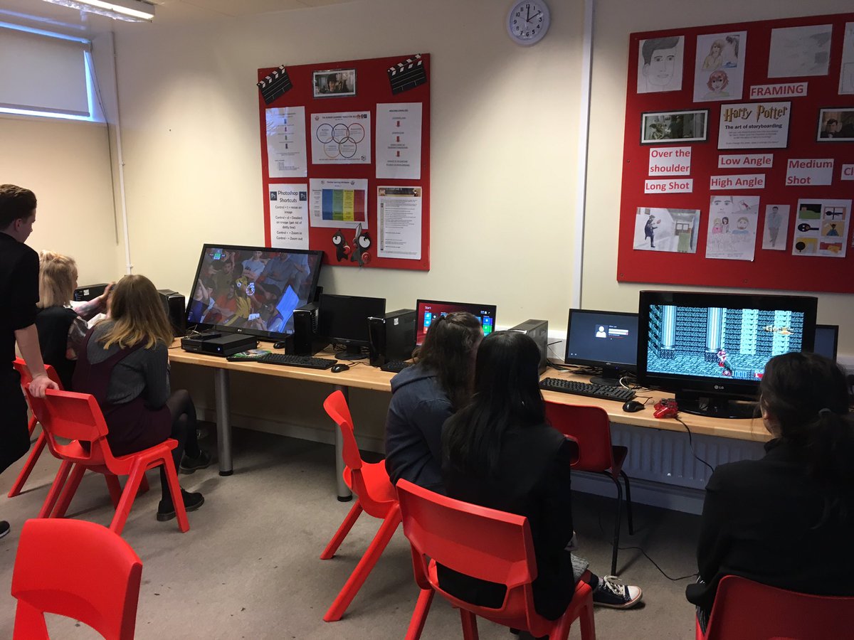 Sand_Media's tweet photo. Some more shots of our journey from practical exploration to applying some media theory! #allornothing https://t.co/8d50wKwiBJ