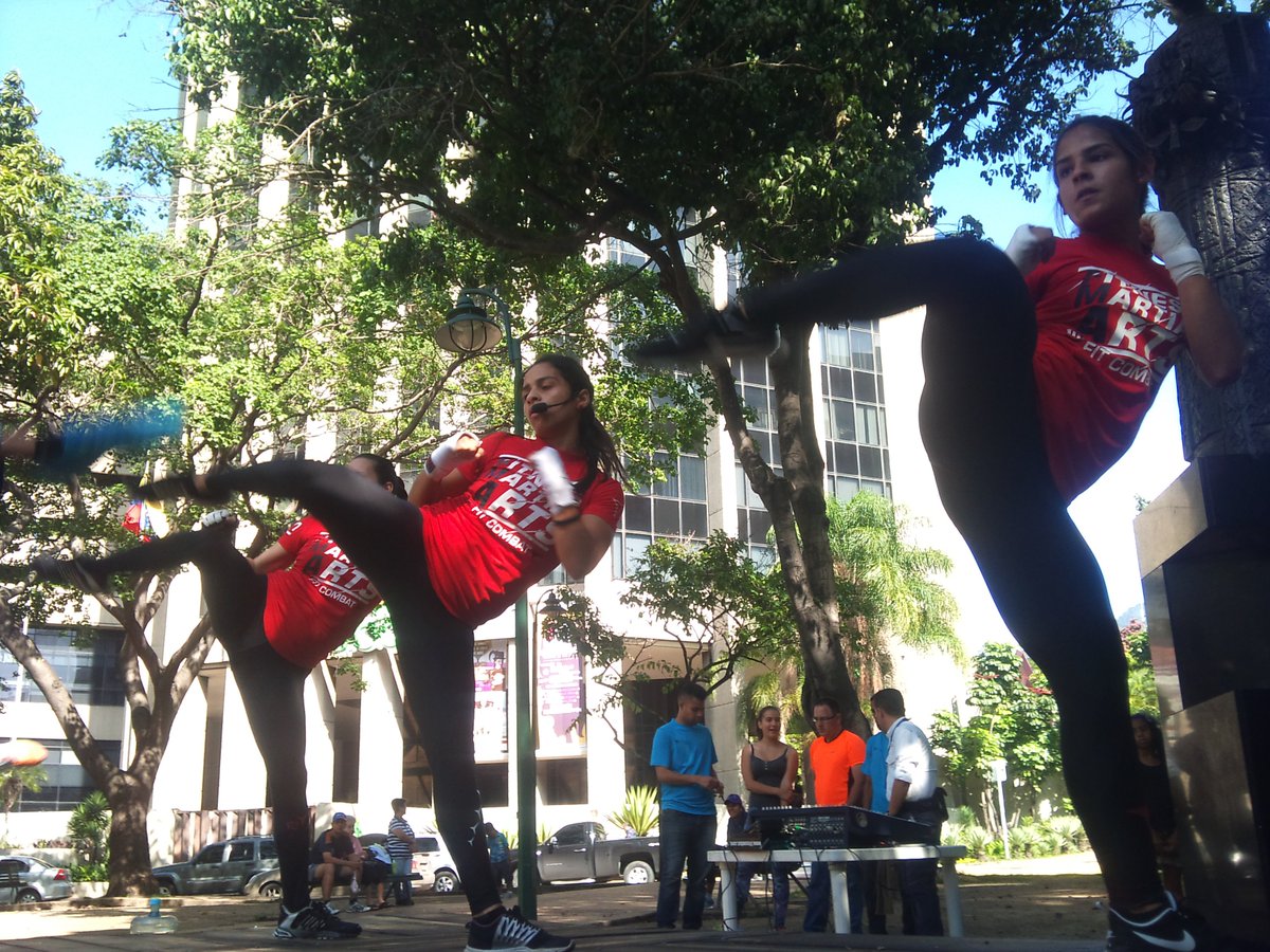 DeporteChacao's tweet photo. ¿Estás listo para más este 2017? este domingo vuelve #MoviendoLaCalle para activar #LaCastellana con las mejores actividades ¡Te Esperamos!👊 https://t.co/MyMoiWibgk