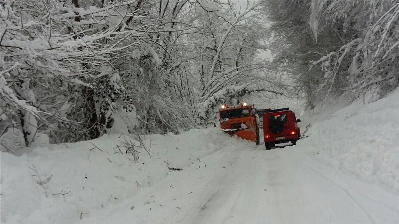 Maltempo Neve Centro Italia: Tragica situazione a Villa Santa Lucia (Lazio)