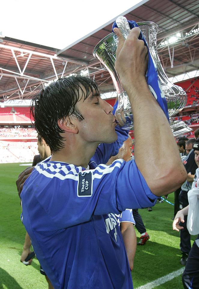 A very happy birthday to chelsea legend Paulo Ferreira! 