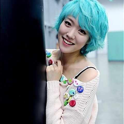 HelloVenusSnaps's tweet photo. [NARA INSTAGRAM] hv_nara: 라이마 생일축하해❤어느덧 너의나이25 반오십. https://t.co/0rY2DMt01x #kpopsnaps https://t.co/13x2H7gyrl