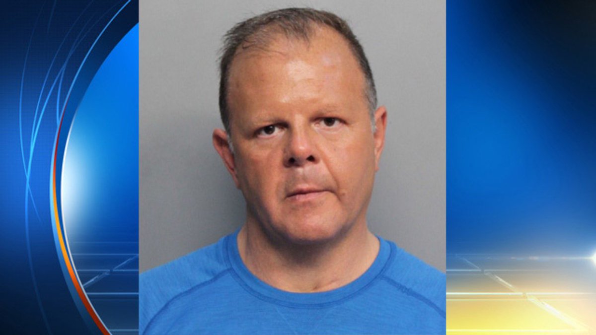 #BREAKING Miami Beach man arrested for threatening Donald Trump on Twitter bit.ly/2jnGZ9W https://t.co/7Bi8K2uqiC