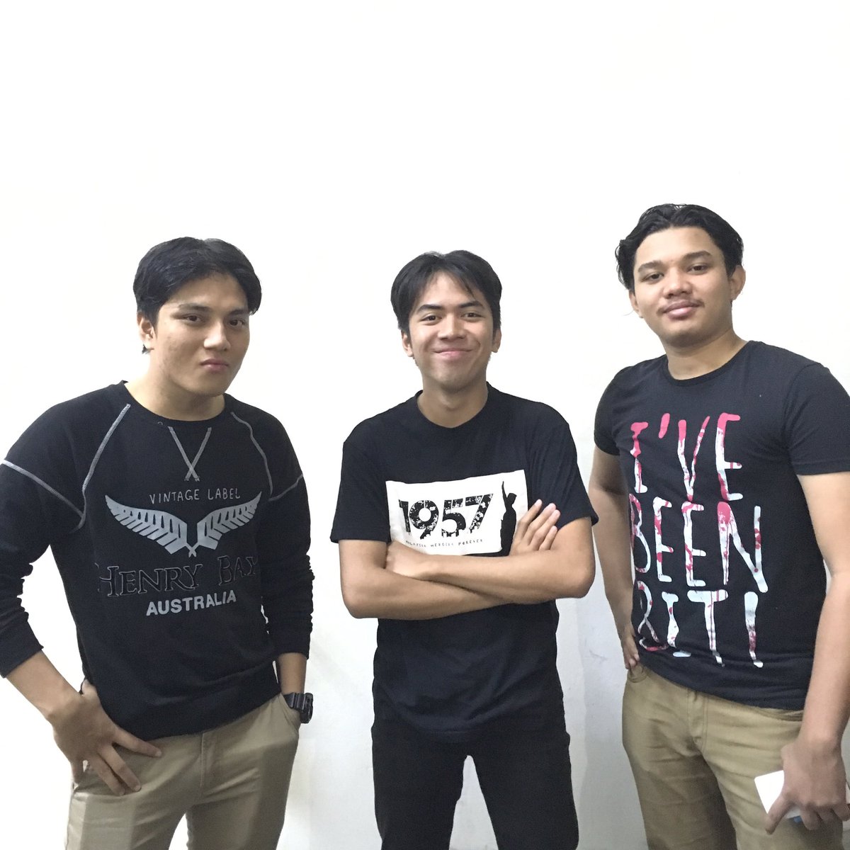 aripfredo's tweet photo. how boys change their hair styles: https://t.co/PkN25Mhvxn