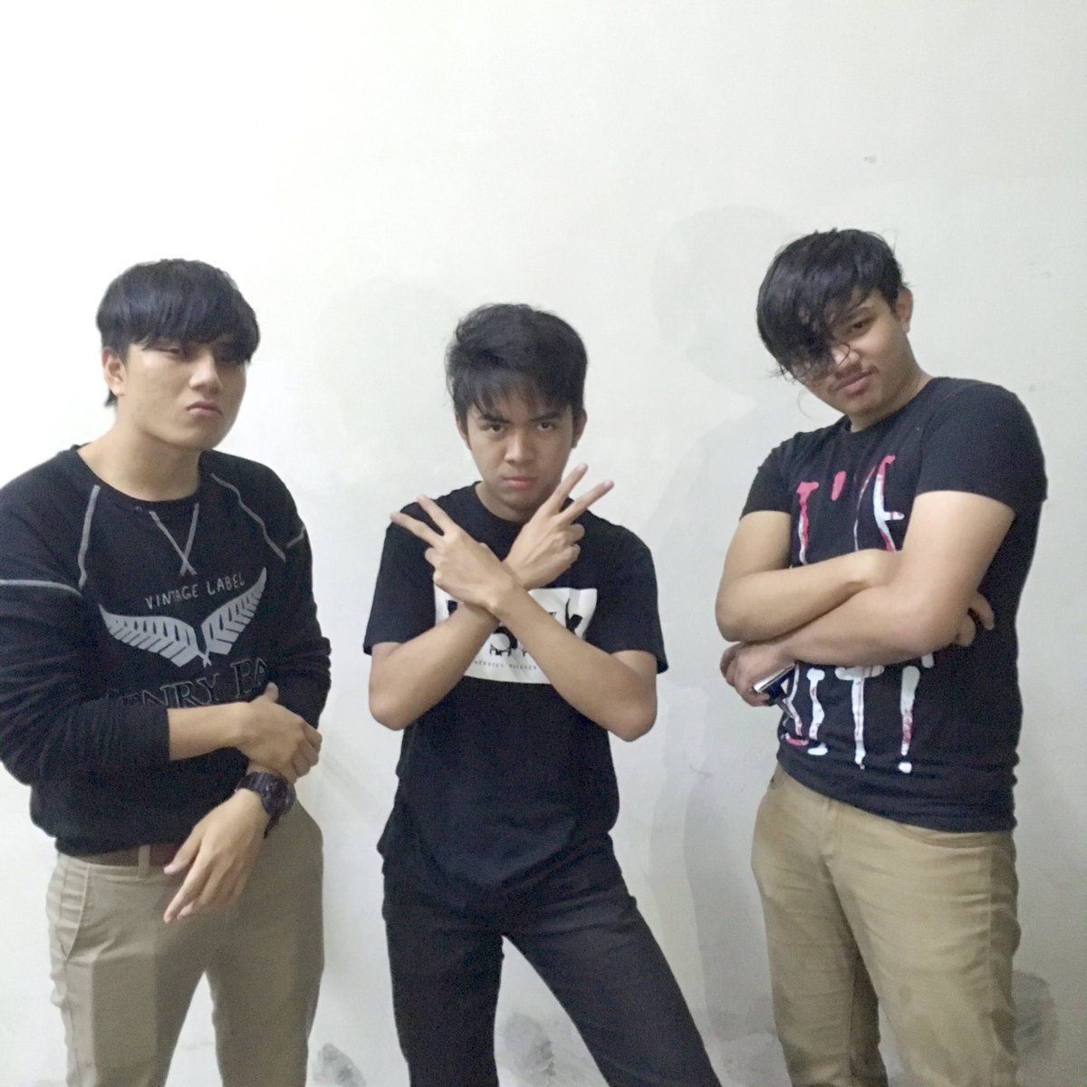 aripfredo's tweet photo. how boys change their hair styles: https://t.co/PkN25Mhvxn