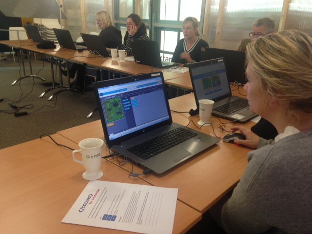 Startup_Adam's tweet image. Today, another 8 teachers & 2 librarians got a #coding training from @it_randsteden at the @OBAmsterdam 💻📚 #Coding4Amsterdam