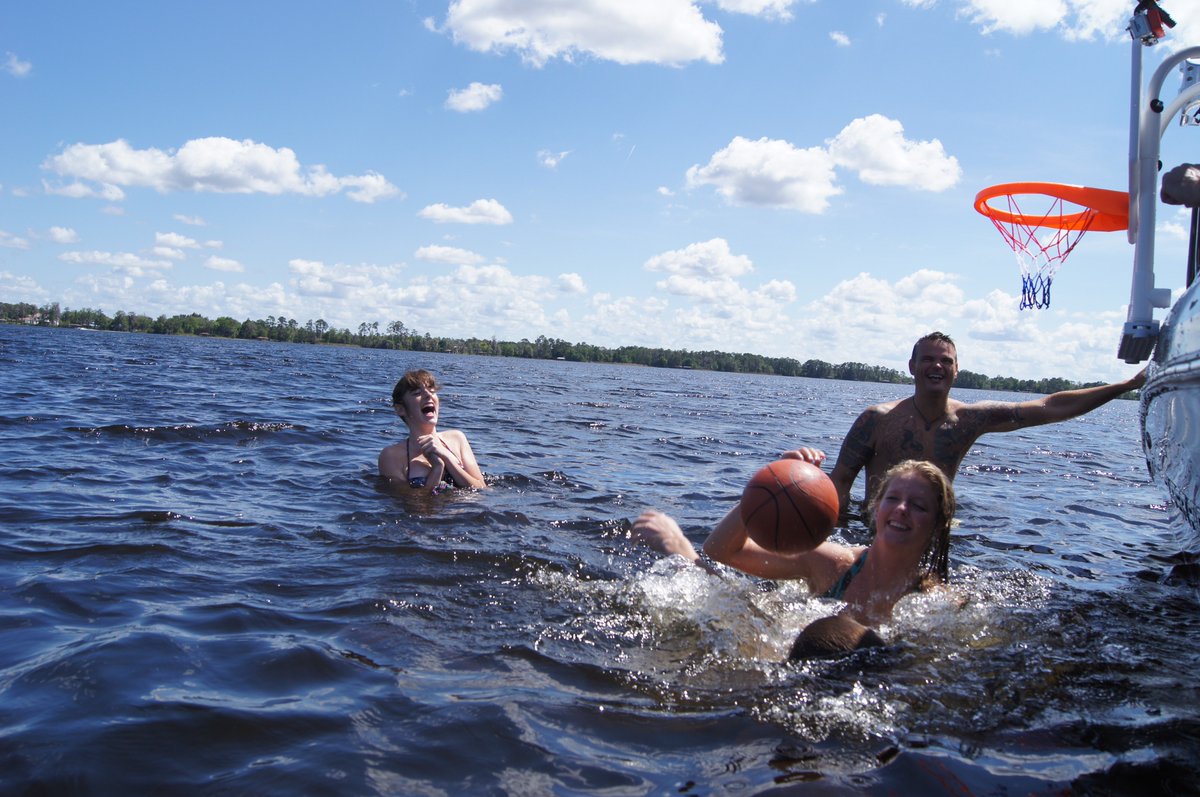 BoatFunOutdoors's tweet photo. Jump in the water and #hoops for #Fun #boating #basketball #VersaHoop @VersaHoop #versatile #outdoors #games https://t.co/s5awz2KLHU