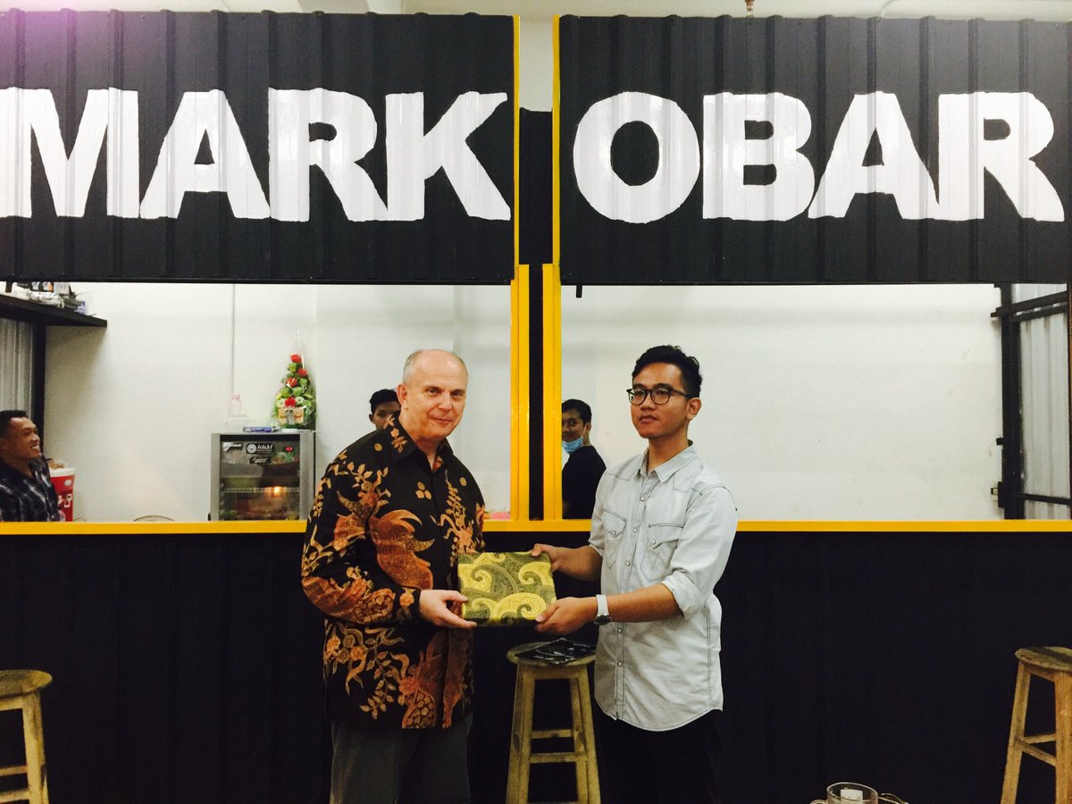 Hasil gambar untuk Gibran Rakabuming dan martabak