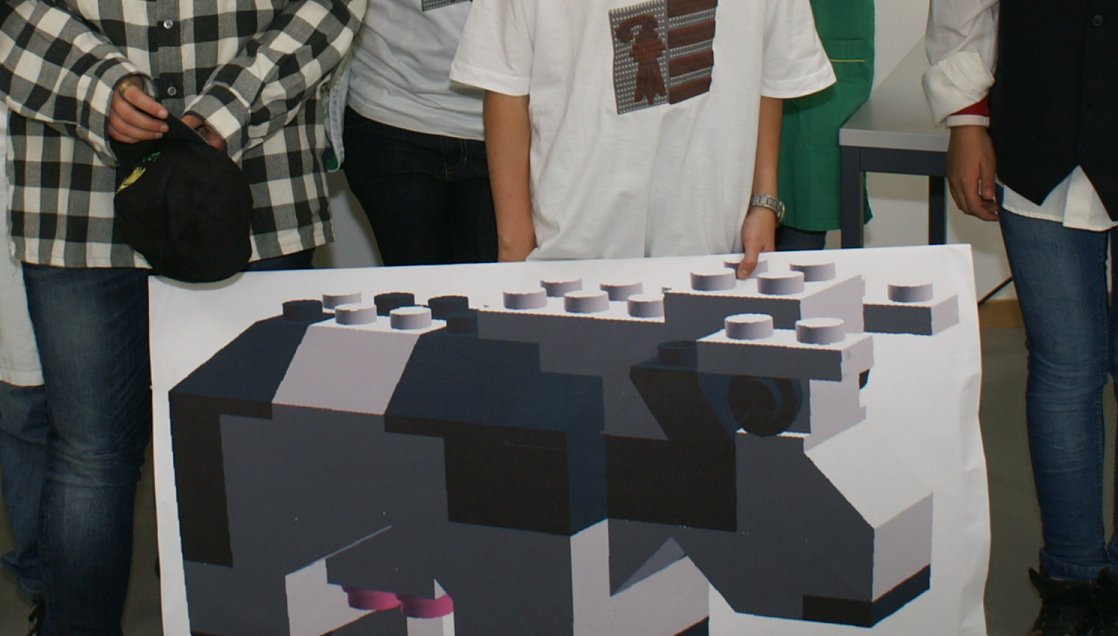 RobotsJU's tweet photo. @Salesian_Boscos @FLLSpain reminds us of our 🐄 back in 2011 #FLL #FoodFactor. But your 🐑 is nicer ! https://t.co/FpVeK1hLdv