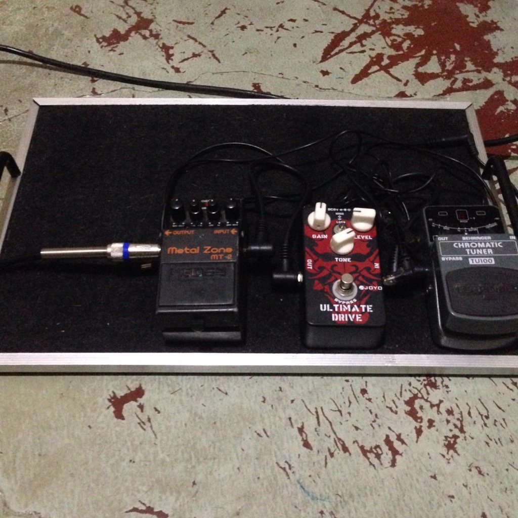 Raaaaaaaaaaaf's tweet photo. Dami pa kulang (pati skillz) ๐ new tuner perhaps, a single/multi delay and other modulations #rebuilding #rigproject https://t.co/Sheq1DfC2z