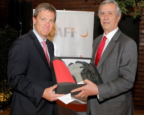 chileartesanias's tweet photo. Premio Liderazgo Empresarial 2016 #ACAFI es una clava mapuche https://t.co/VdxOtL3ZwD https://t.co/WhLY8R4JVT