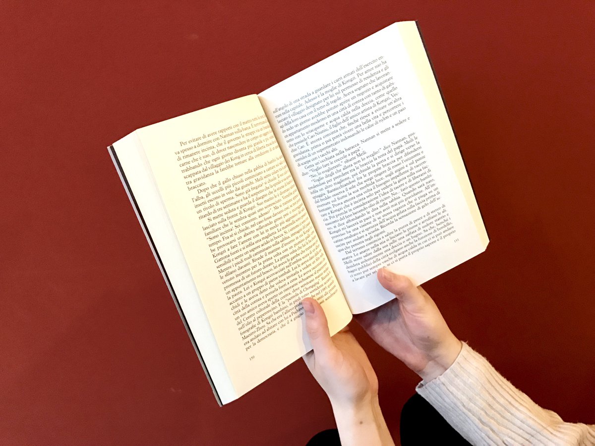 Feltrinelli_'s tweet photo. "Un libro ben scelto ti salva da qualsiasi cosa, persino da te stesso" #DanielPennac #LettureIndimenticabili https://t.co/eP0zQ9WtSr