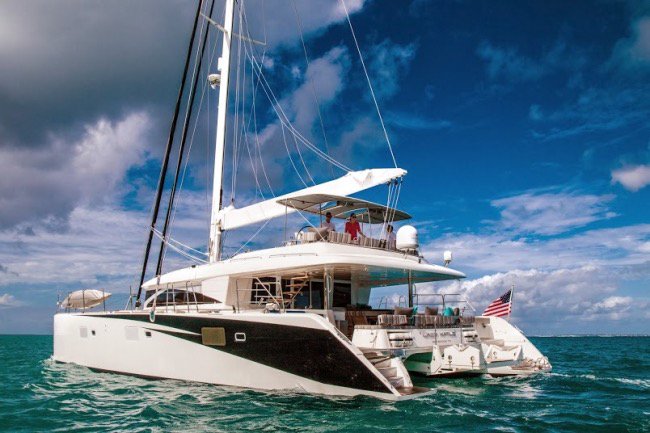 yachtcs's tweet image. The popular Lagoon #CatamaranLadyKatlo is available for #BVICrewedYachtCharter escape the cold weather sail away into the Caribbean sunset!