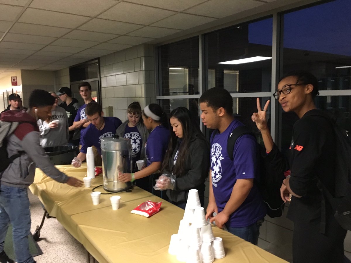 R-H Link Crew 16-17 tweet media