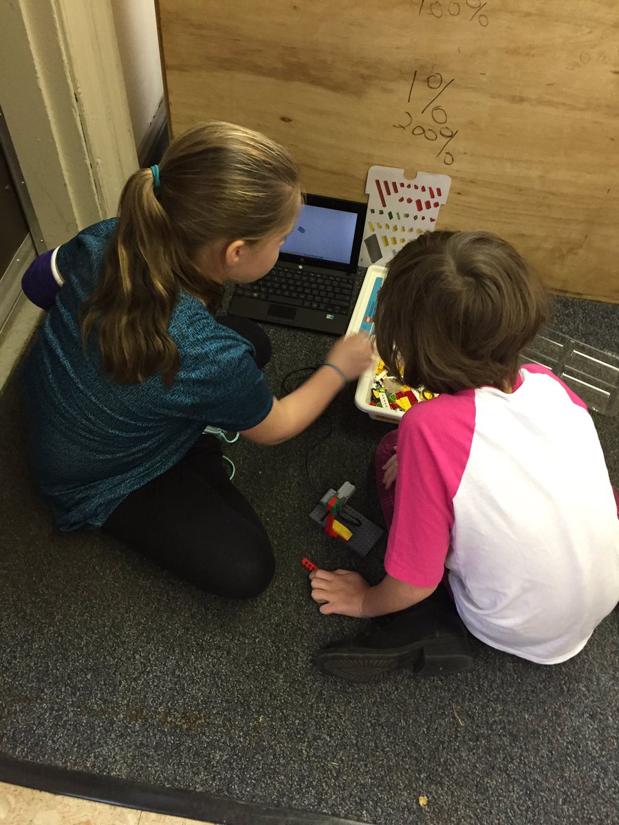 kcollazo's tweet image. Engineering with Mrs. Nash is a real kick! Tomorrow we launch marshmallows!#mcsstem @MCSDigital @SPEMediaCenter @DaleBuie