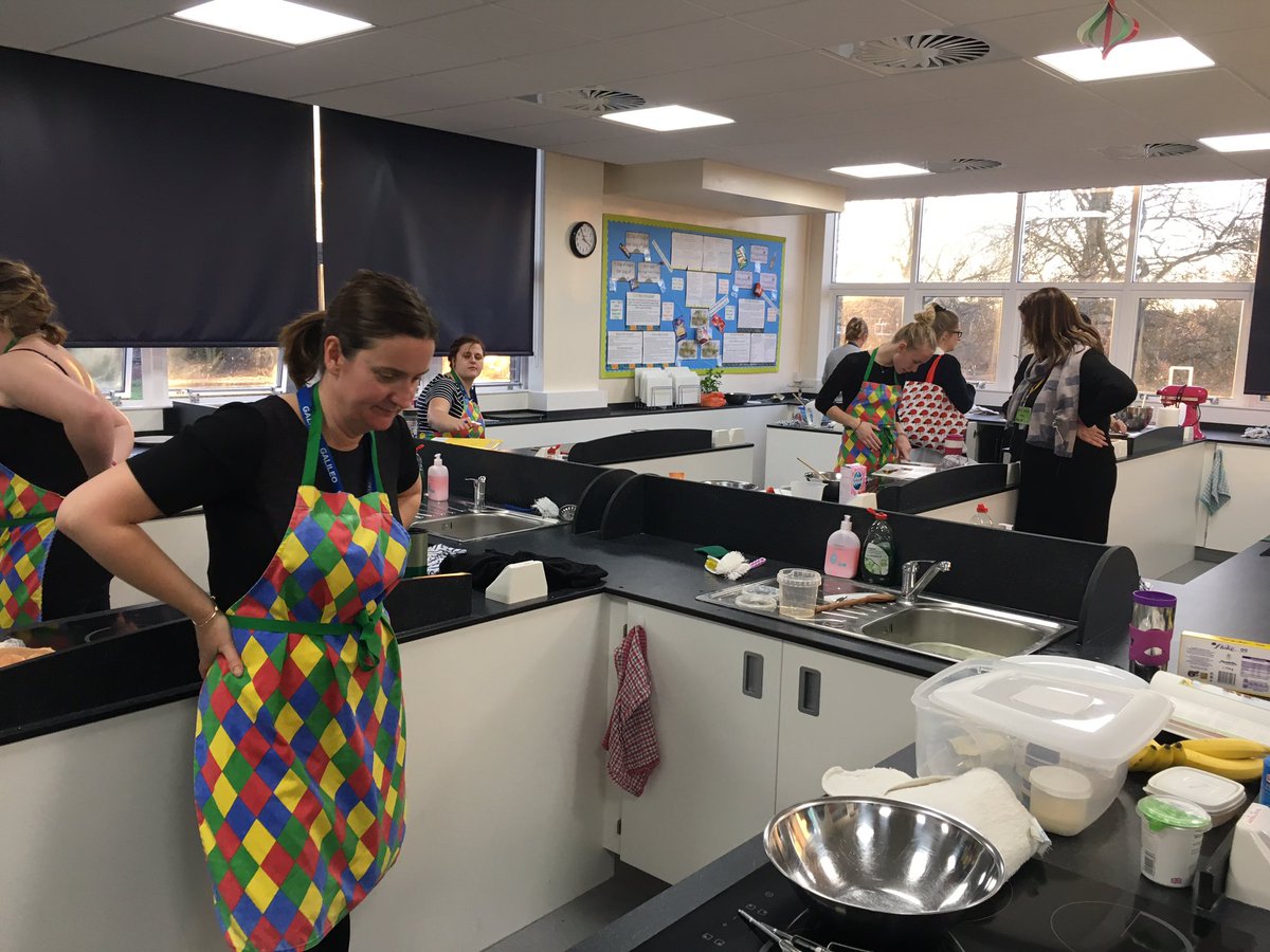 AmsPheonix's tweet photo. Tense times in the teacher Bake off!! Go Mrs Wilson!! https://t.co/RytUQerd3g